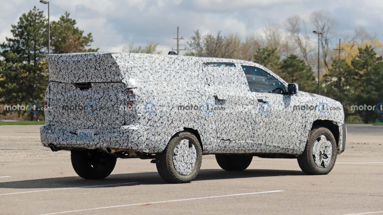ram-1200-rampage-rear-view-spy-photo.jpg