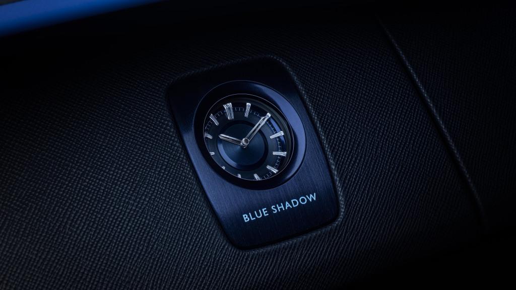 rolls-royce_cullinan_black_badge_blue_shadow_41.jpg.b466263090cf42f0a818acc16ad377a5.jpg