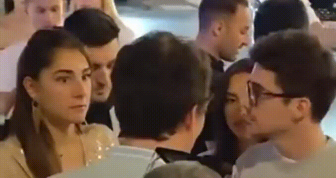 ssstwitter.com_1685369022056.gif.71525da5b3cf7009f231a323dd271b47.gif