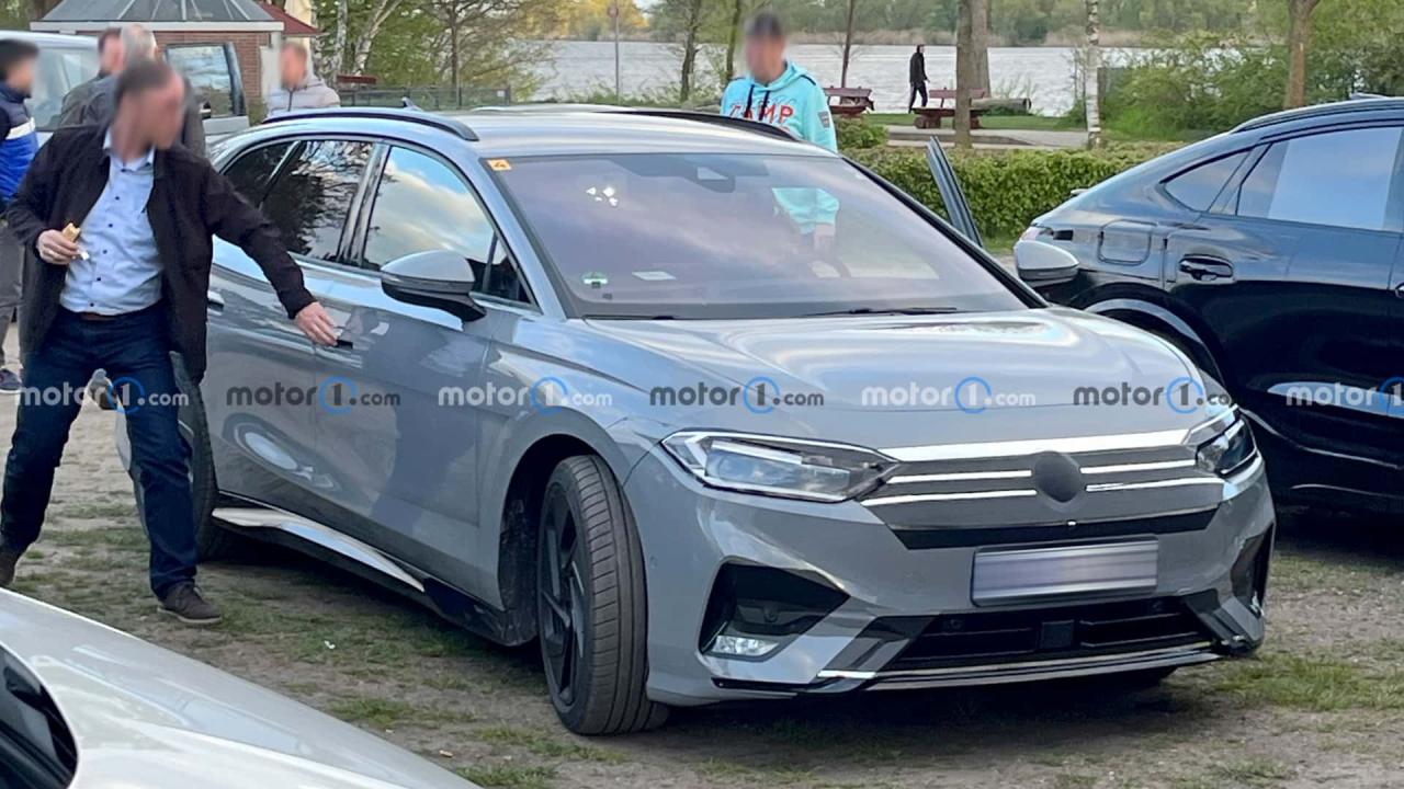 volkswagen-id.7-wagon-spy-photo.jpg