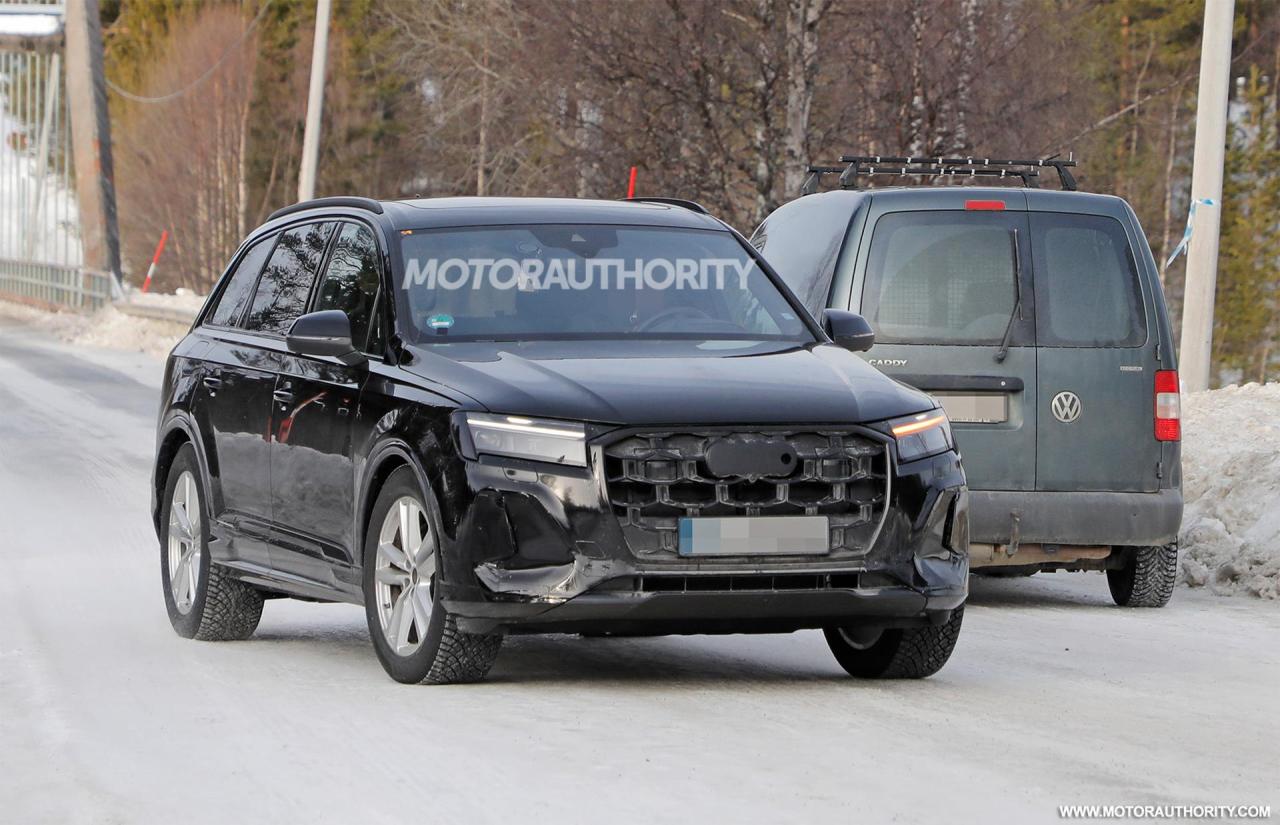 2024-audi-q7-facelift-spy-shots--photo-credit-baldauf_100876243_h.jpg