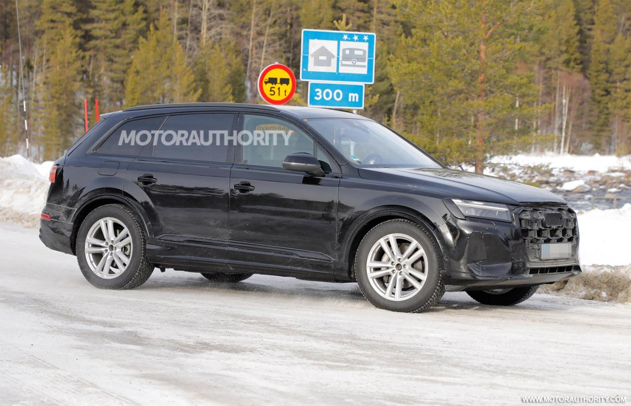 2024-audi-q7-facelift-spy-shots--photo-credit-baldauf_100876246_h.jpg