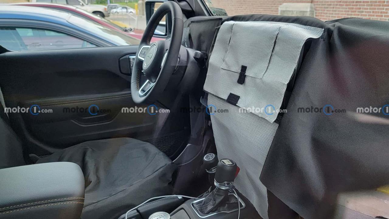 2024-jeep-gladiator-interior-spy-photo.jpg