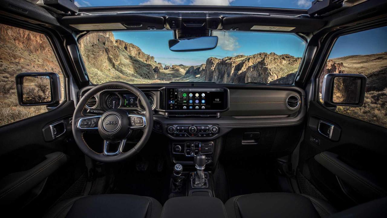 2024-jeep-wrangler-interior.jpg