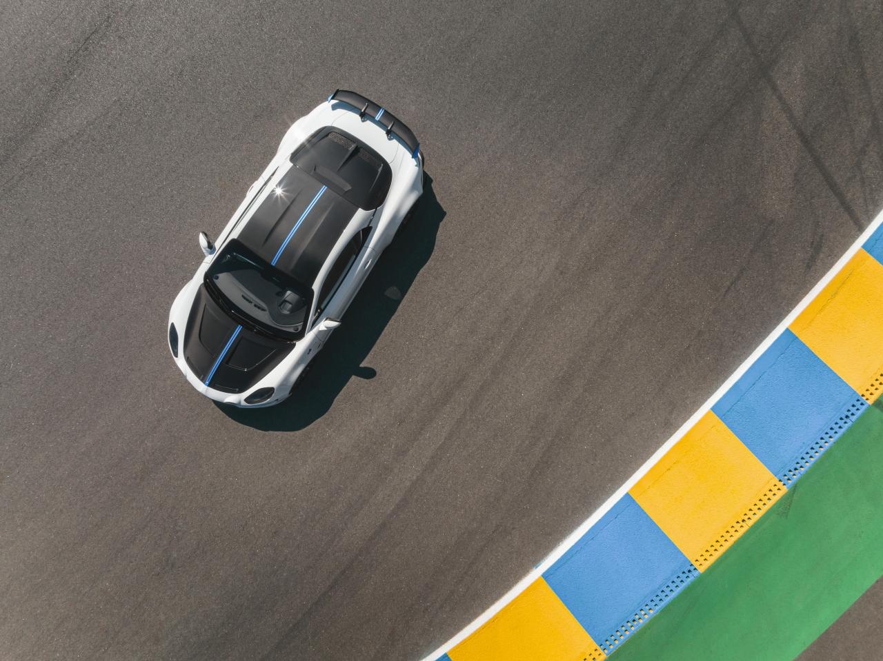 ALPINE_A110_R_Le_Mans_Limited_Edition_7.jpg