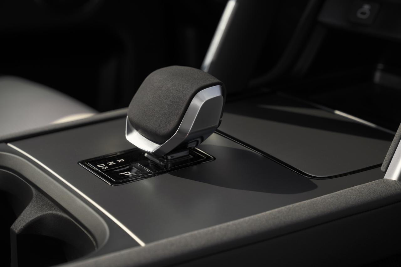 DS_24MY_14_GEAR_SHIFTER_140623.thumb.jpg.9fccc8b1f28101f3be1e3a4f3a18980b.jpg