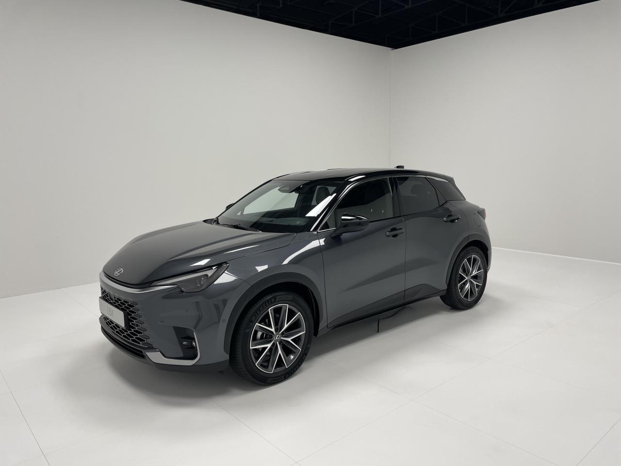 S0-presentation-video-nouveau-lexus-lbx-le-toyota-yaris-cross-des-riches-758248.thumb.jpg.1c67bc57e6e5769a1230fe0b964e3437.jpg