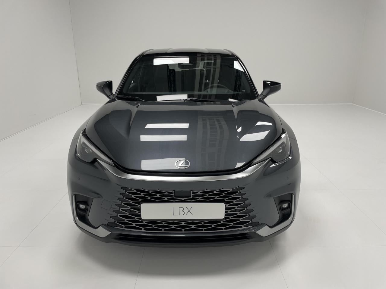 S0-presentation-video-nouveau-lexus-lbx-le-toyota-yaris-cross-des-riches-758260.thumb.jpg.6104ee86d786bc4a6af0c777eeec131e.jpg