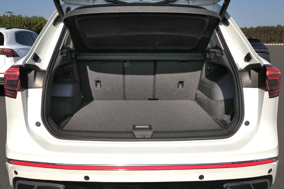 S8-prise-en-main-nouveau-volkswagen-tiguan-evolutions-camouflees-759119.jpg.518a27bda2603bb1b637d5feff3afb30.jpg