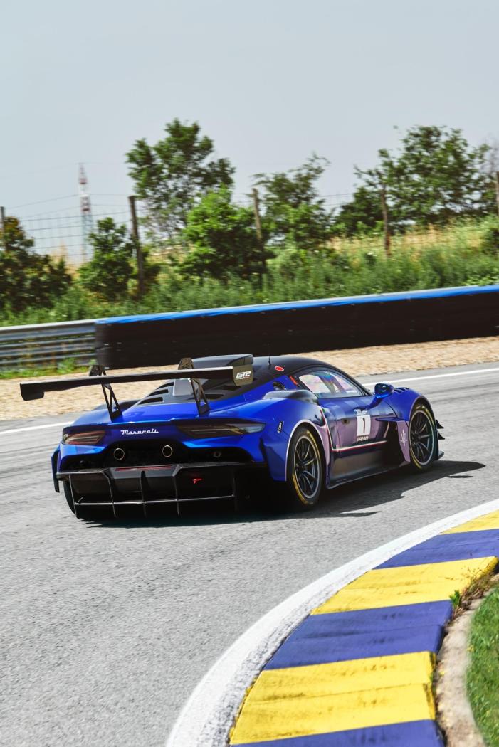 Small-22331-MaseratiGT2.thumb.jpg.89e3eafc37769e802bb546e2cdc89f1d.jpg