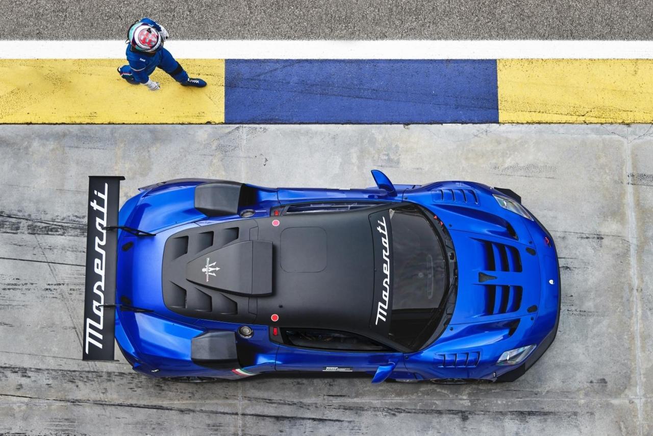 Small-22342-MaseratiGT2.thumb.jpg.6cf9758761fbe2522b1b9a3191488f93.jpg