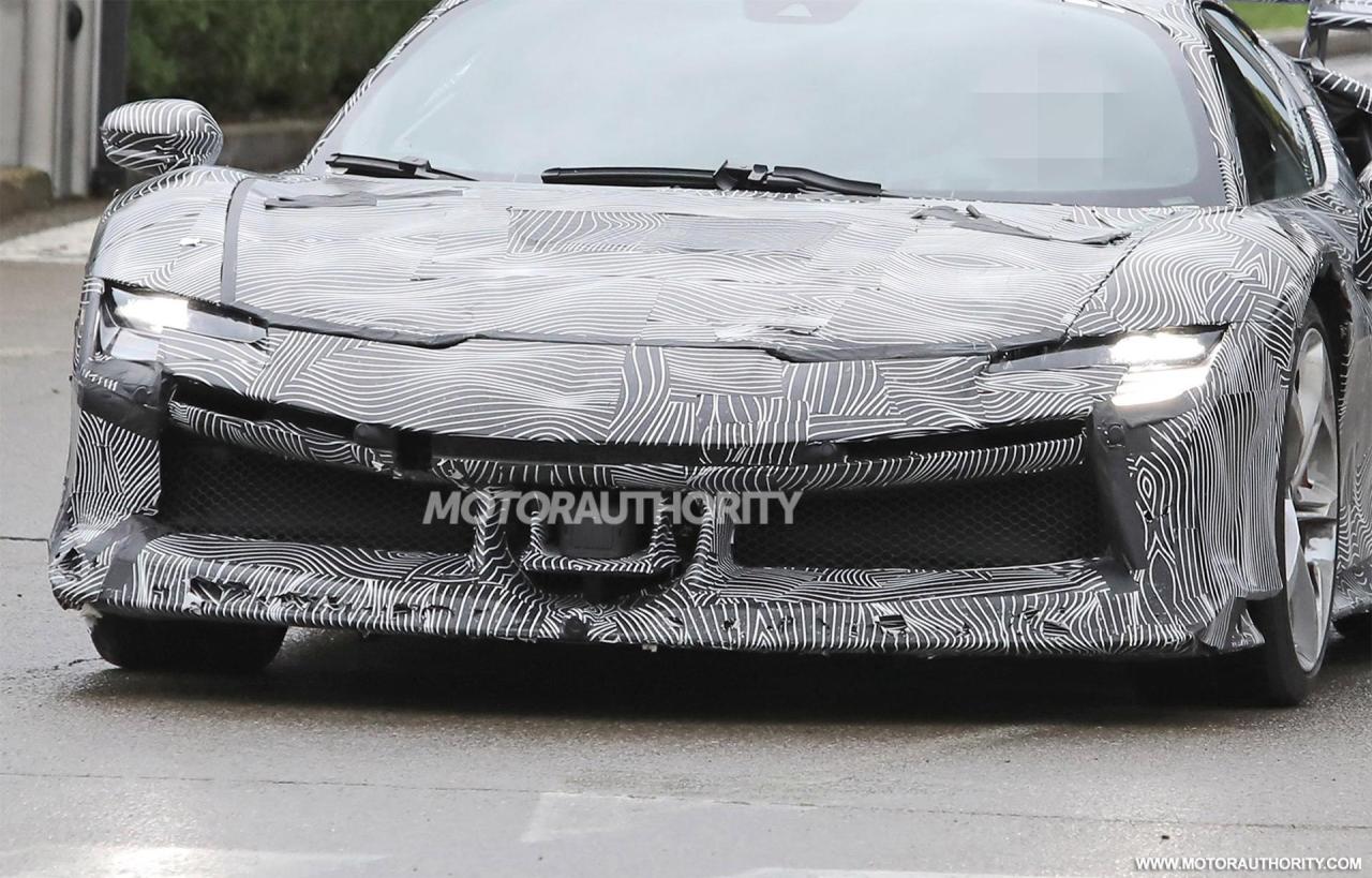 ferrari-sf90-lm-versione-speziale-spy-shots--photo-credit-baldauf_100887627_h.jpg