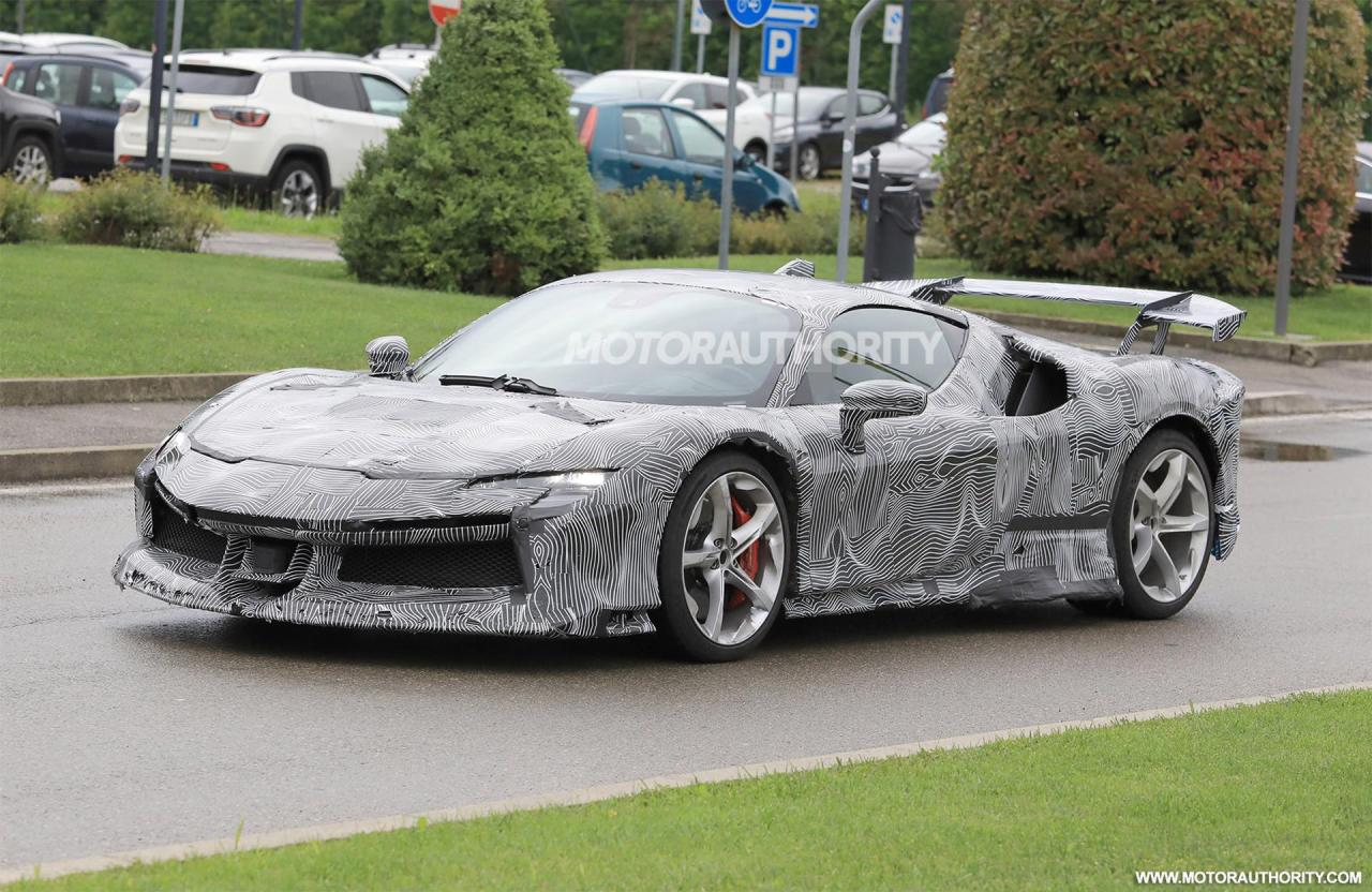 ferrari-sf90-lm-versione-speziale-spy-shots--photo-credit-baldauf_100887630_h.jpg