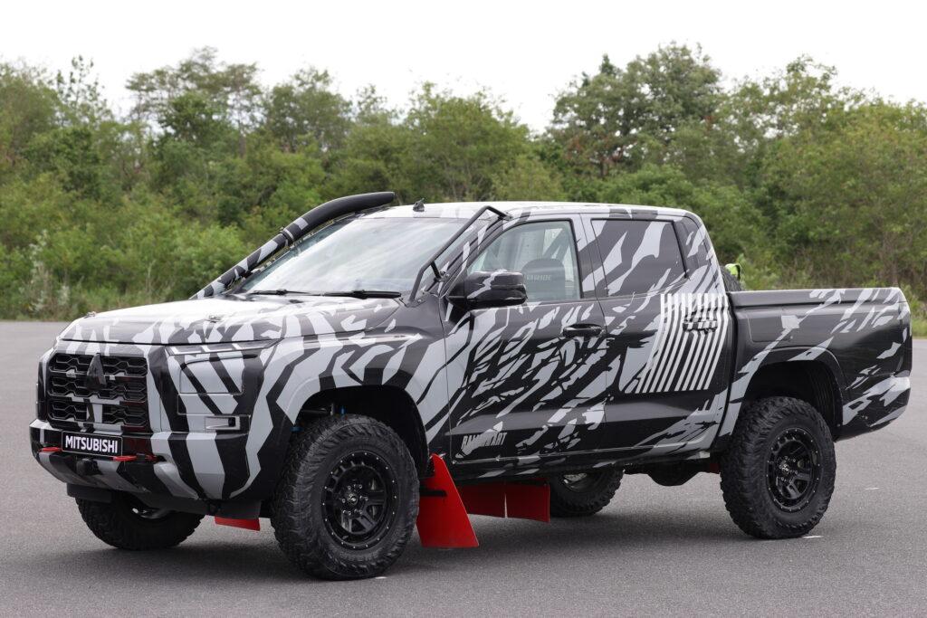 https___www.carscoops.com_wp-content_uploads_2023_06_Mitsubishi-Triton-AXCR-2023-Preview-1-1024x683.jpg.0b56f42dae46e56e410d2ea1877355d8.jpg