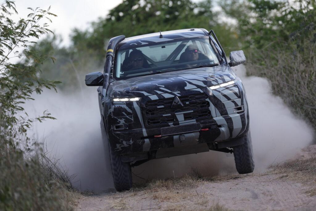 https___www.carscoops.com_wp-content_uploads_2023_06_Mitsubishi-Triton-AXCR-2023-Preview-4-1024x683.jpg.ea7285cf7cfa504c31edbb7200a4d7a8.jpg