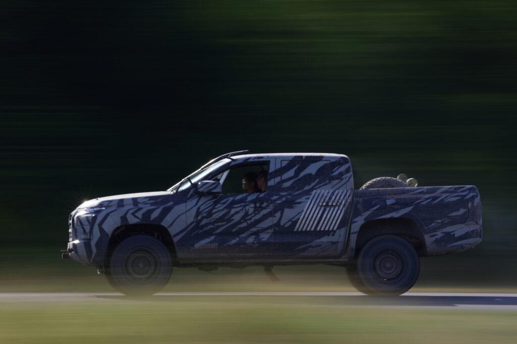 https___www.carscoops.com_wp-content_uploads_2023_06_Mitsubishi-Triton-AXCR-2023-Preview-6-1024x683.jpg.61a18cfcbcba47cbb6a596ffddfd7d06.jpg
