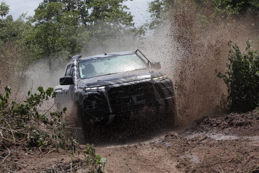 https___www.carscoops.com_wp-content_uploads_2023_06_Mitsubishi-Triton-AXCR-2023-Preview-9-1024x683.jpg.644ccddd7afa2ce9ecf2d435559e67d6.jpg