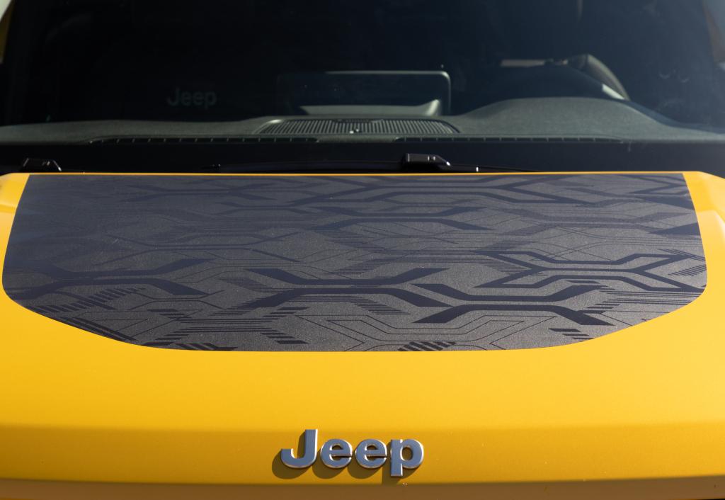 jeep_avenger_bev_moparized_3.jpg.1c13e3d882220fbd352339acc17c68b3.jpg