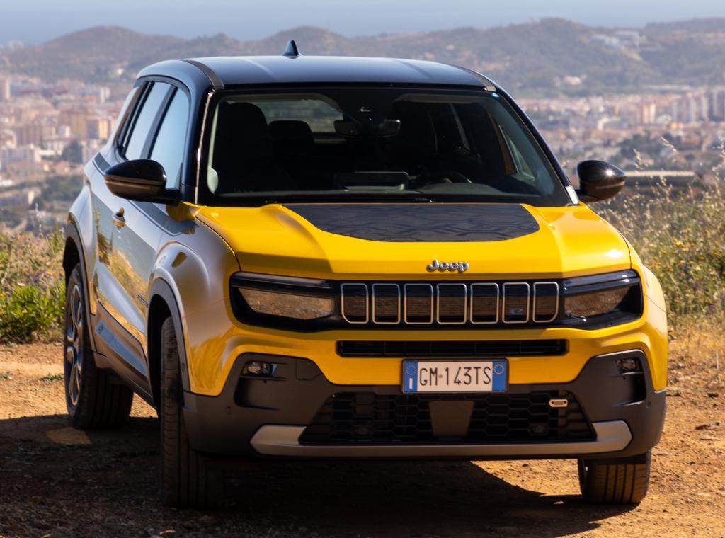 jeep_avenger_bev_moparized_68_0438053a0a5007a8.jpg.fbca41d312c99b62adca896956f47d12.jpg