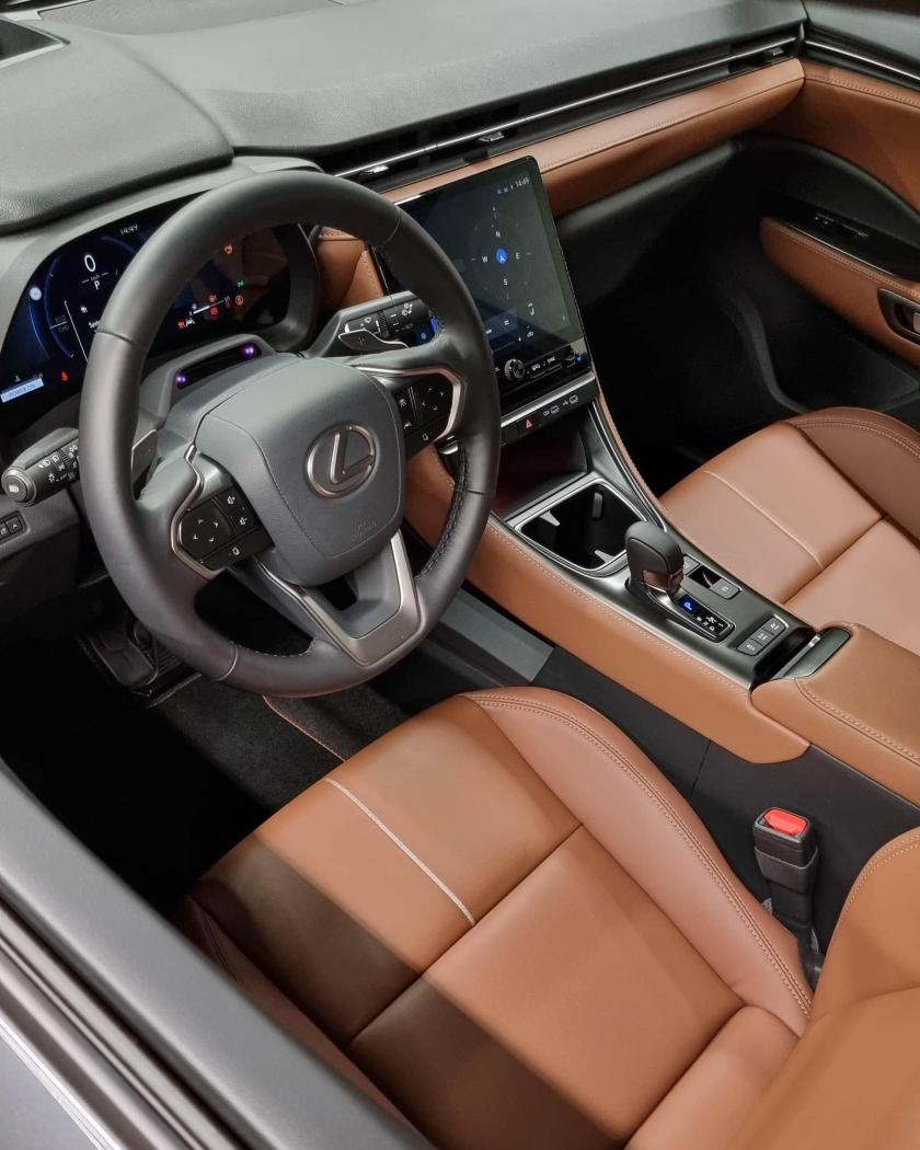 lexus-lbx-10.thumb.jpg.80fa7eb5e85e4382ebf0a10a32991679.jpg