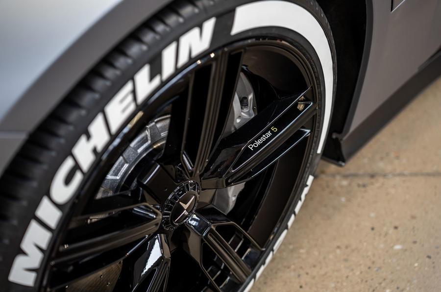 polestar-5-prototype-2023-wheel.jpg.50dfbf67236a79409381b01b4909e875.jpg
