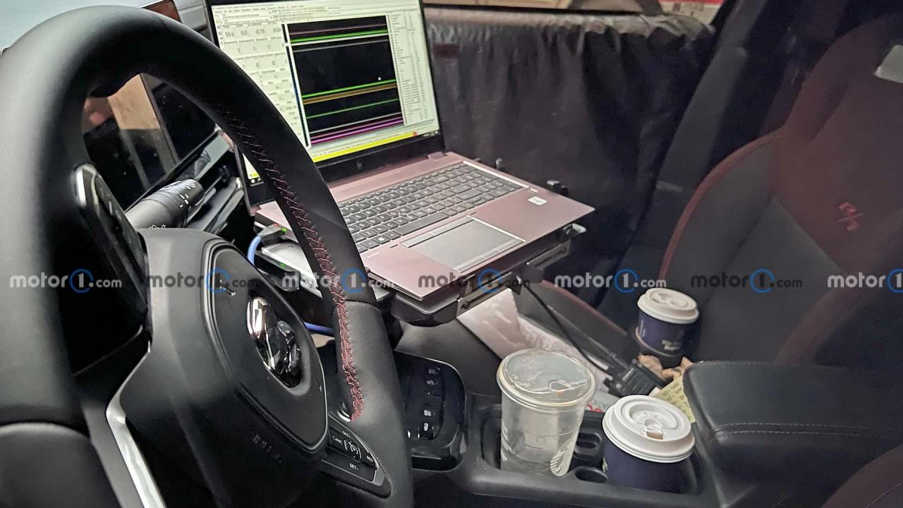 ram-rampage-rt-interior-spy-photo (2).jpg