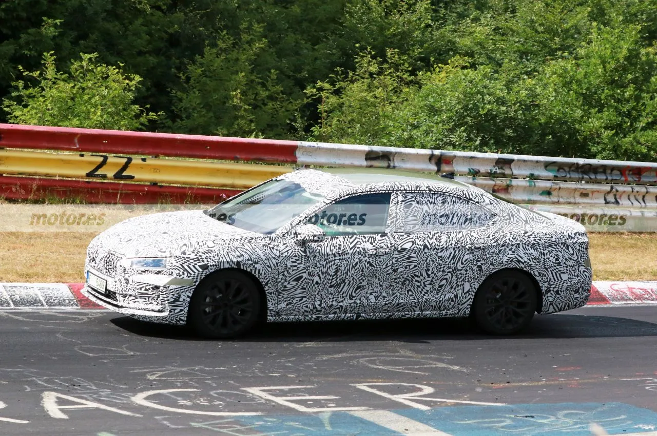 skoda-superb-2024-fotos-espia-nurburgring-202395719-1687415745_9.webp.88d0ac45d16500e94b9fbf39ed902ca9.webp