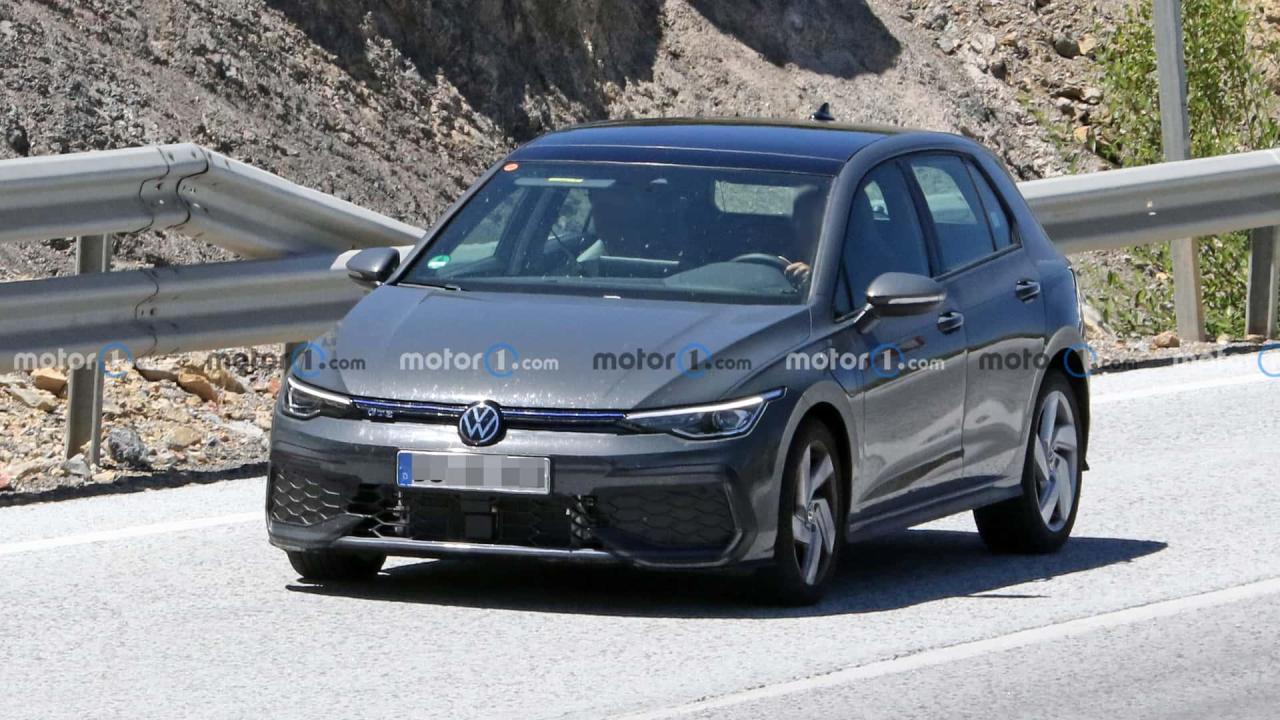 2024-volkswagen-golf-gte-facelift-spy-photo.jpg