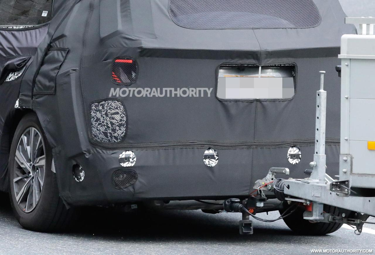 2025-hyundai-tucson-facelift-spy-shots--photo-credit-baldauf_100889988_h.jpg