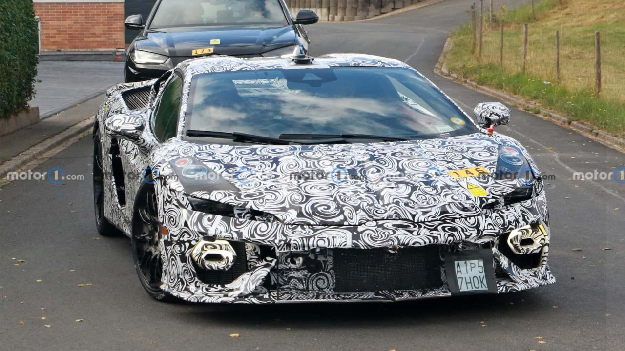 2025-lamborghini-huracan-replacement-spy-photo (1).jpg