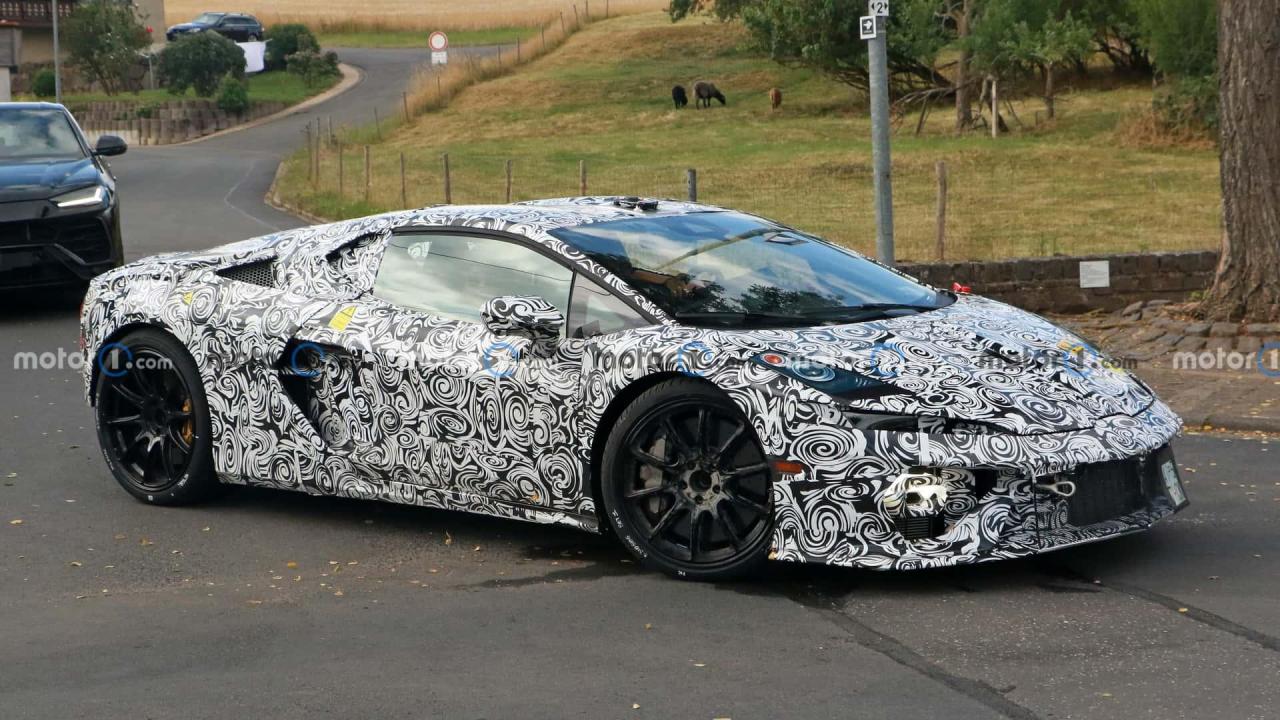 2025-lamborghini-huracan-replacement-spy-photo (2).jpg