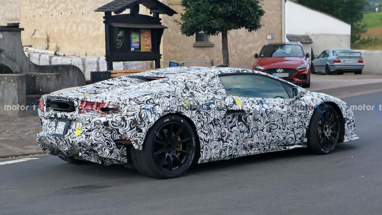 2025-lamborghini-huracan-replacement-spy-photo (4).jpg