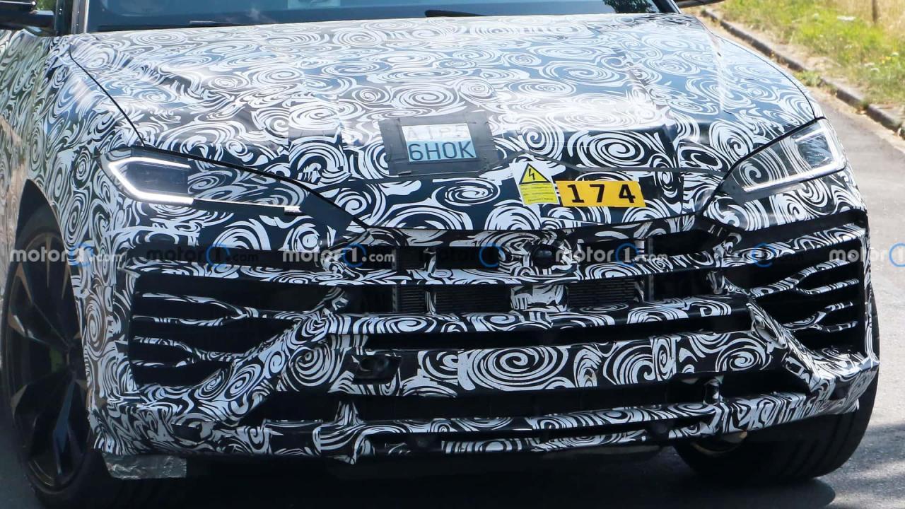 2025-lamborghini-urus-plug-in-hybrid-spy-photo (3).jpg