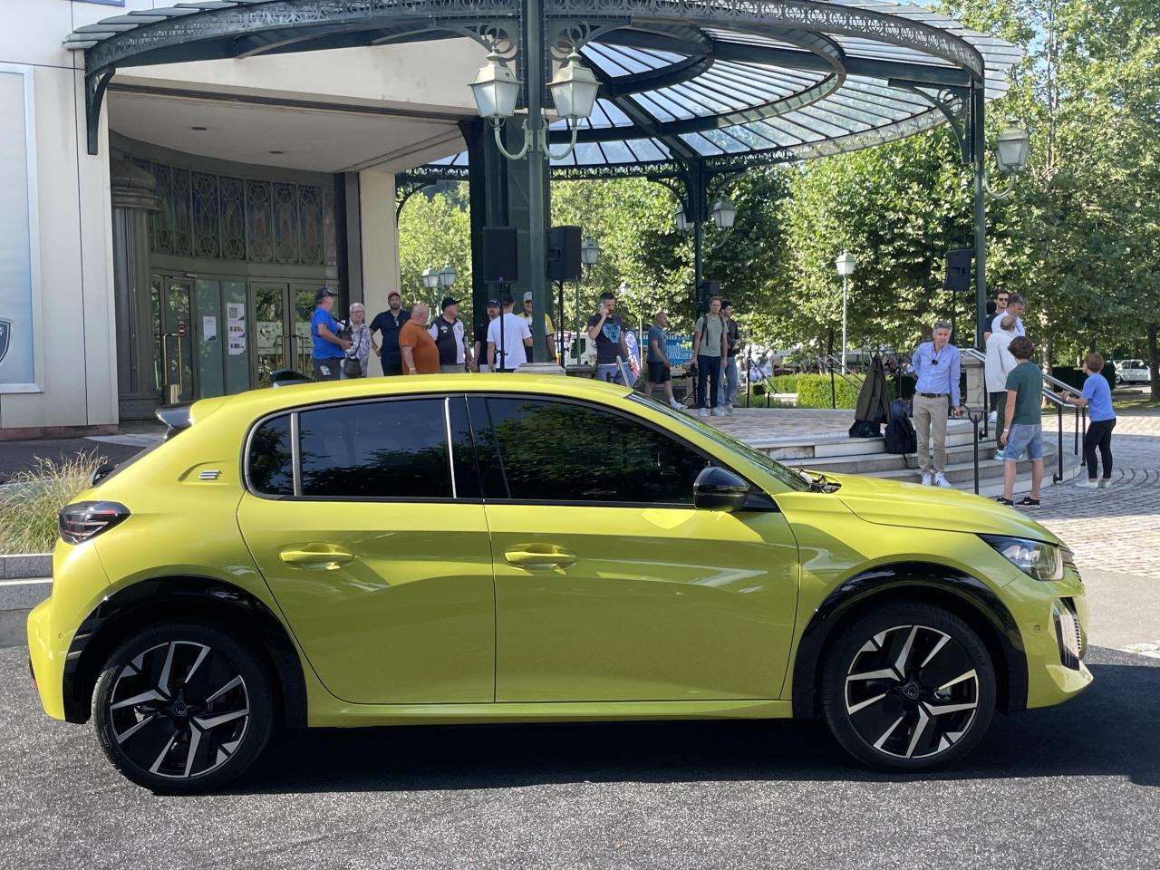 S0-nouvelle-peugeot-208-restylee-2023-plus-jolie-que-la-clio-762053.thumb.jpg.9e1e0a5ca663428173dc1db1884210c8.jpg