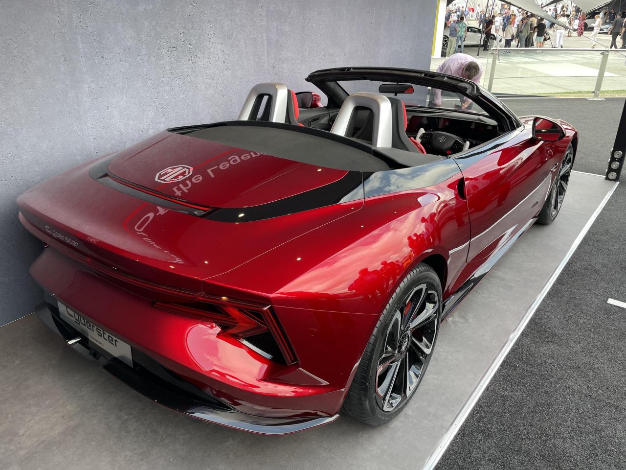 S0-presentation-mg-cyberster-2023-une-voiture-de-sport-electrique-au-prix-de-l-alpine-762826.jpg