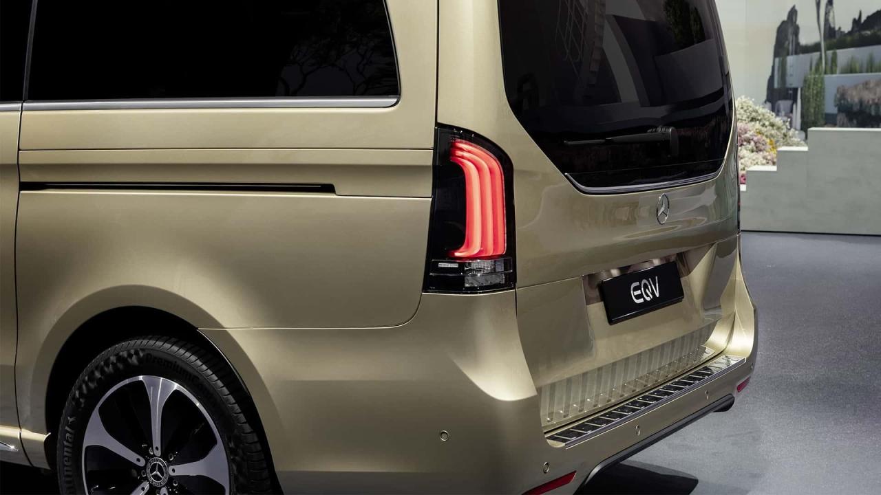 mercedes-benz-nuova-eqv---esterni(2).thumb.jpg.4986ff3e1c36036129d1edd65416aa72.jpg