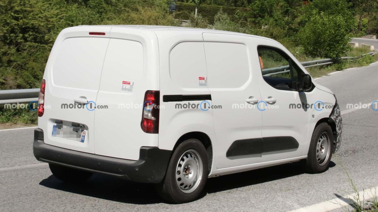 peugeot-partner-facelift-spy-photo (3).jpg