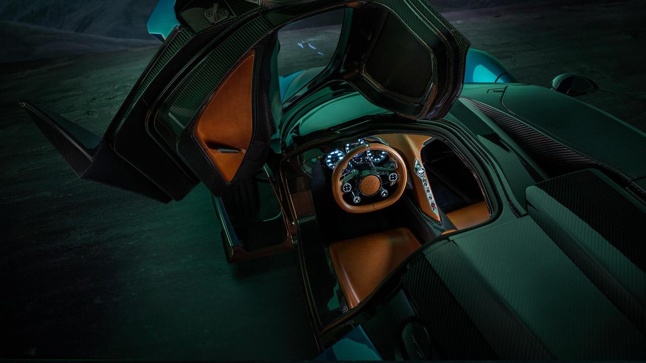 02_Aurora_Tur_Interior_Driver_Web.thumb.jpg.d6677fca65ff96d11ee0e693d6e4fc3f.jpg