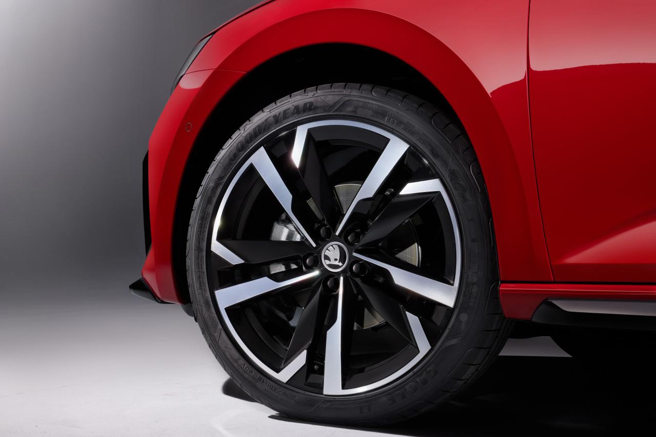 24_Skoda_Scala_Monte_Carlo.thumb.jpg.890e20cd15c5a34e0202809e7b575b9a.jpg