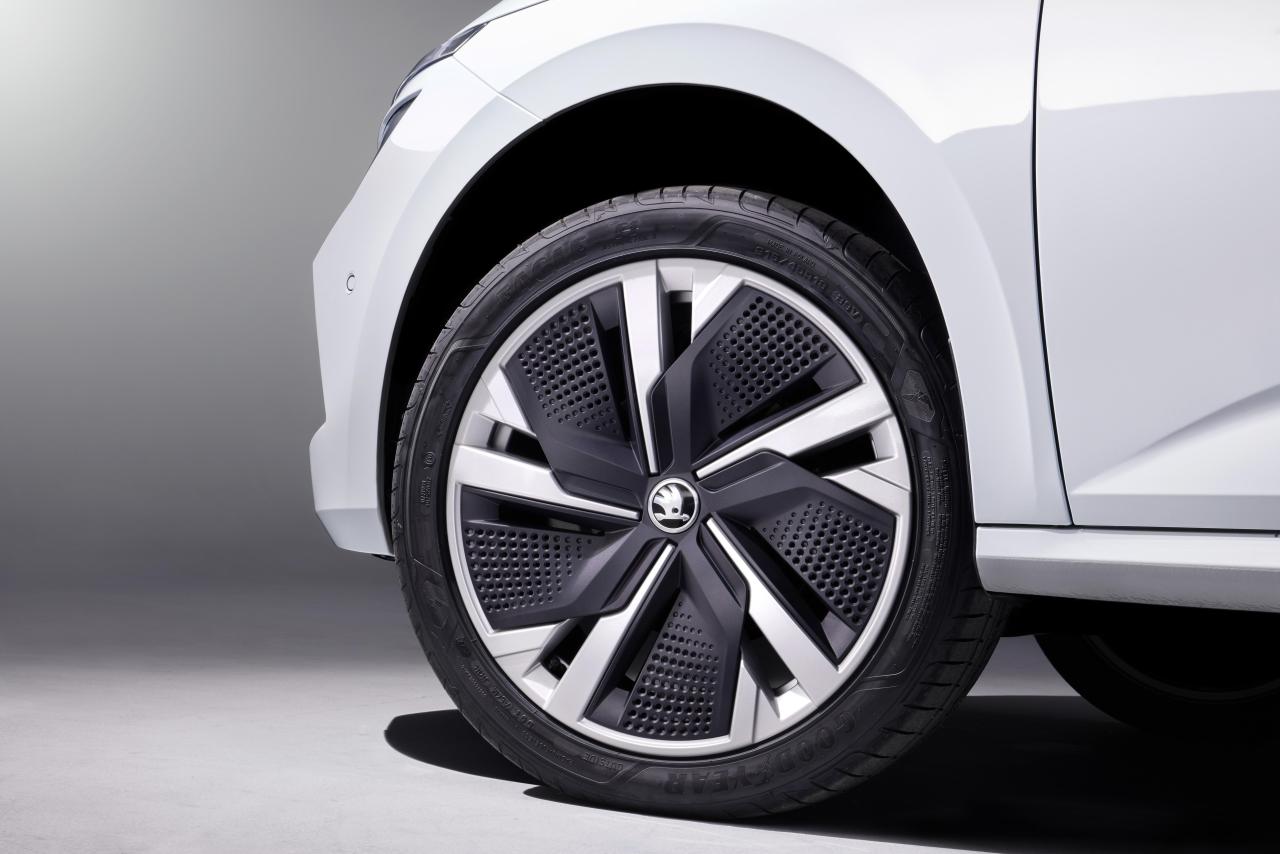 55_Skoda_Kamiq.thumb.jpg.bef6196be03d0cf9bb39f1bc2f08e2c3.jpg