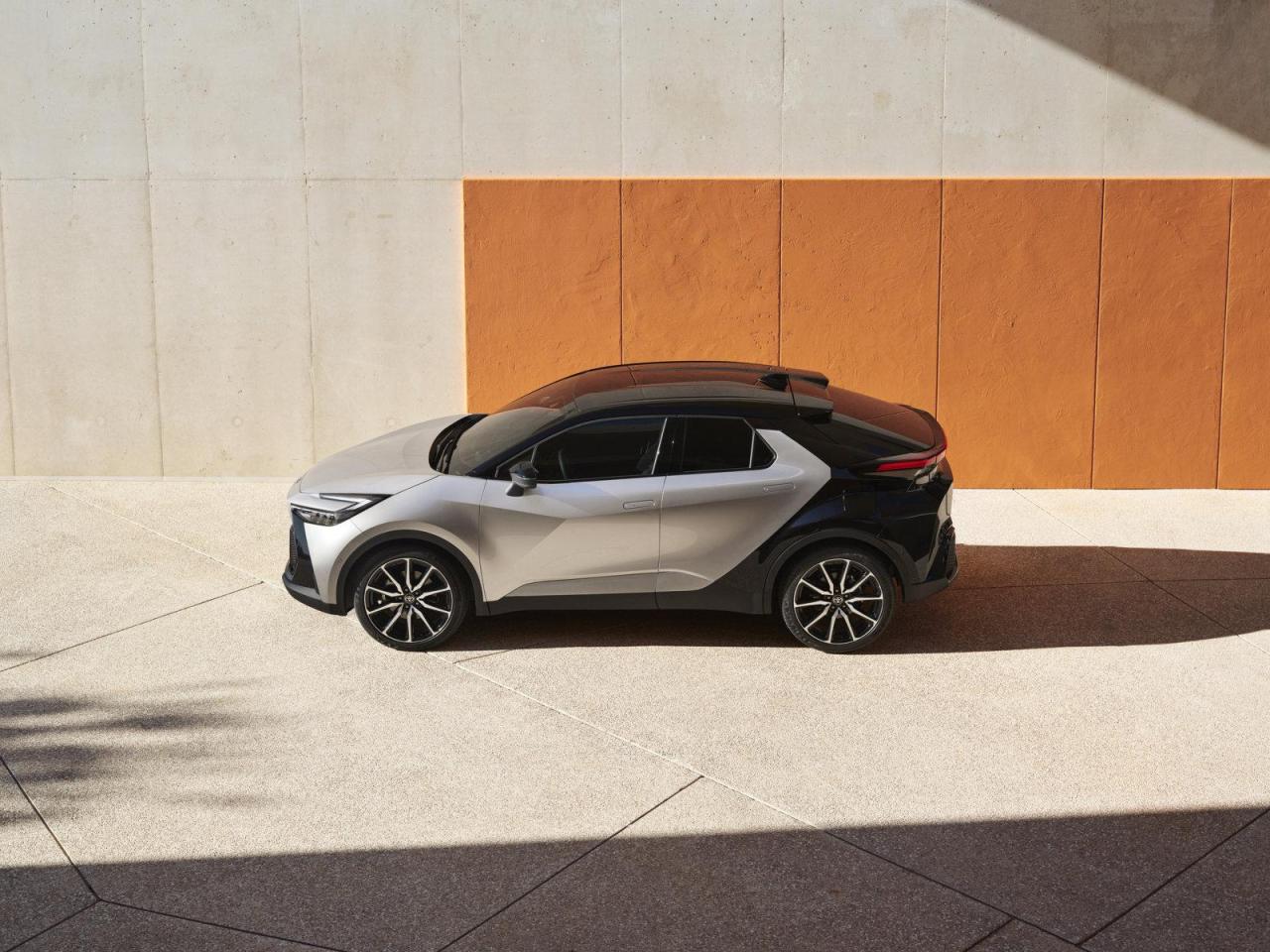 C-hr 2023 - exterior - Autopareri (1).jpg