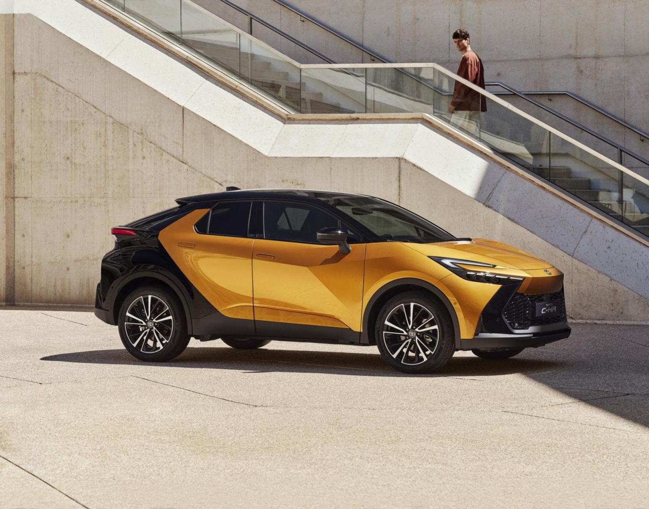 C-hr 2023 - exterior - Autopareri (8).jpg