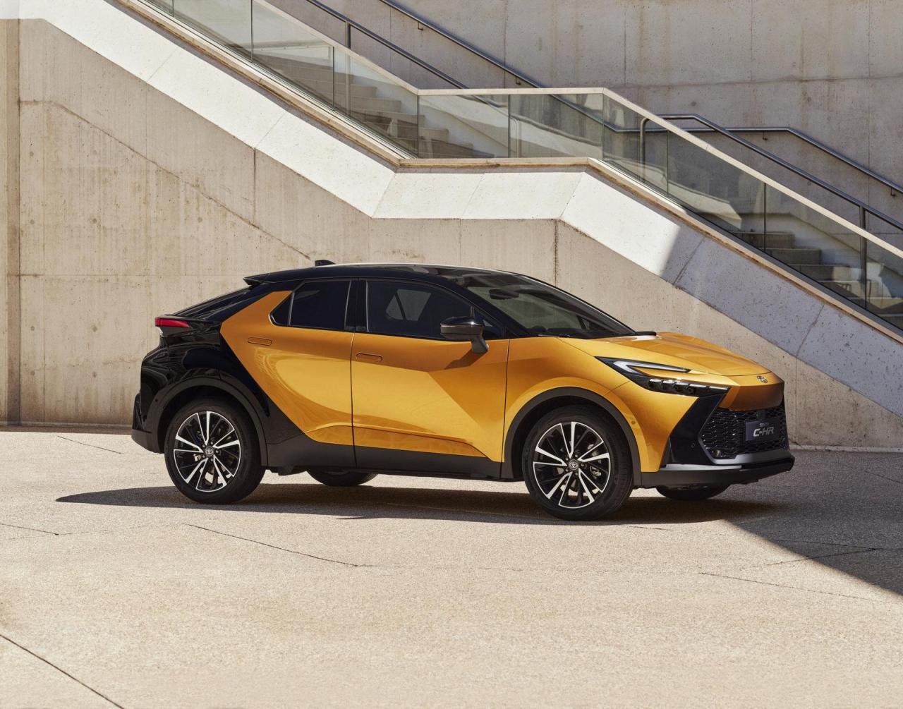 C-hr 2023 - exterior - Autopareri (9).jpg