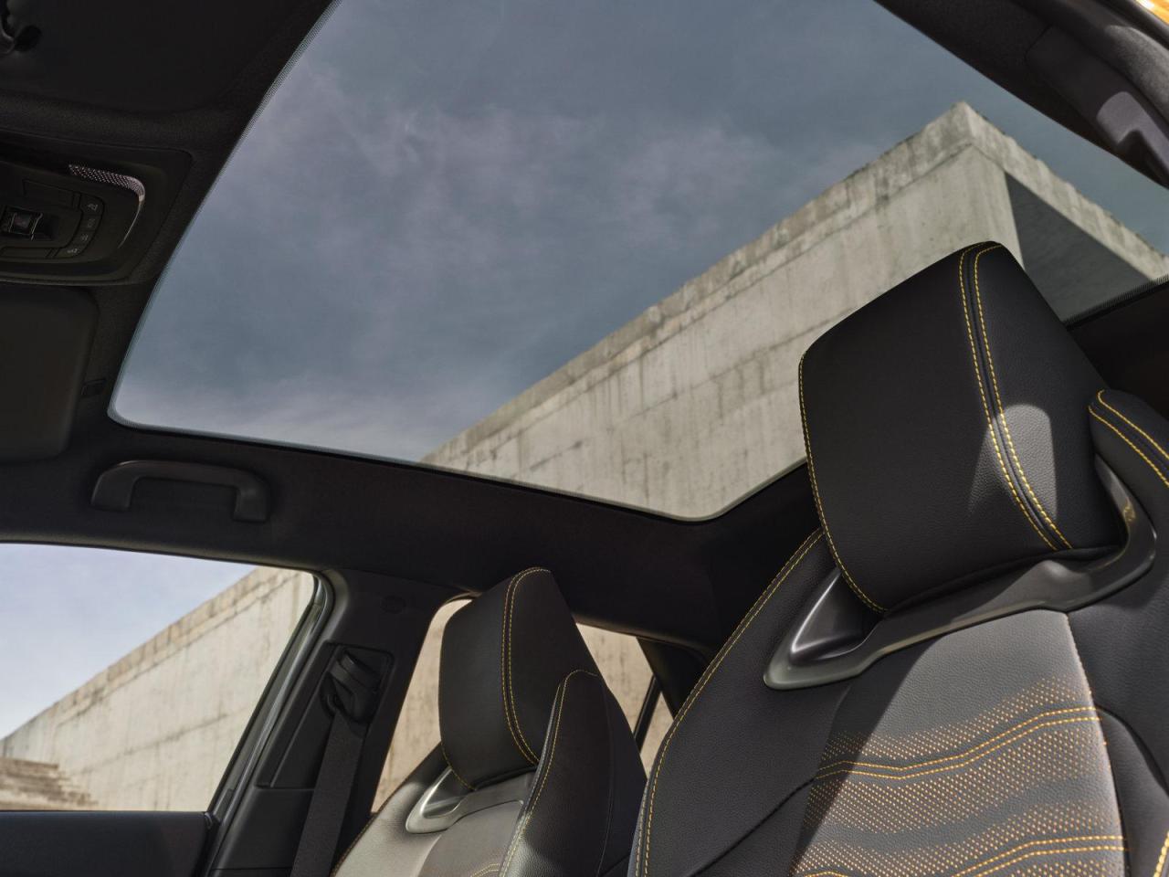 C-hr 2023 - interior - Autopareri (5).jpg