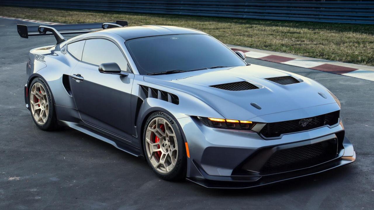 Mustang-GTD-on-Track-4.jpg