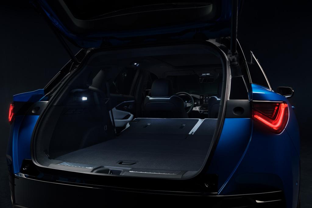 acura_zdx_type_s_56.jpg.5f65dd68586197115eda1c464f454eed.jpg