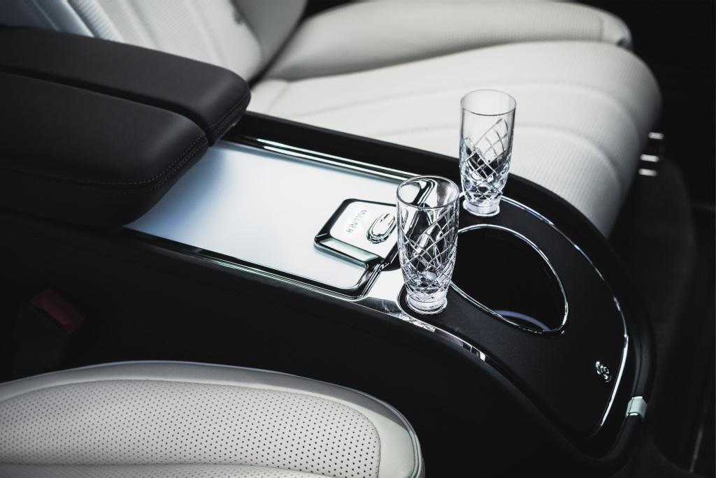 bentley_bentayga_ewb_mulliner_43.jpg.1231a4e330ab293c6c3b46df0c243f5b.jpg