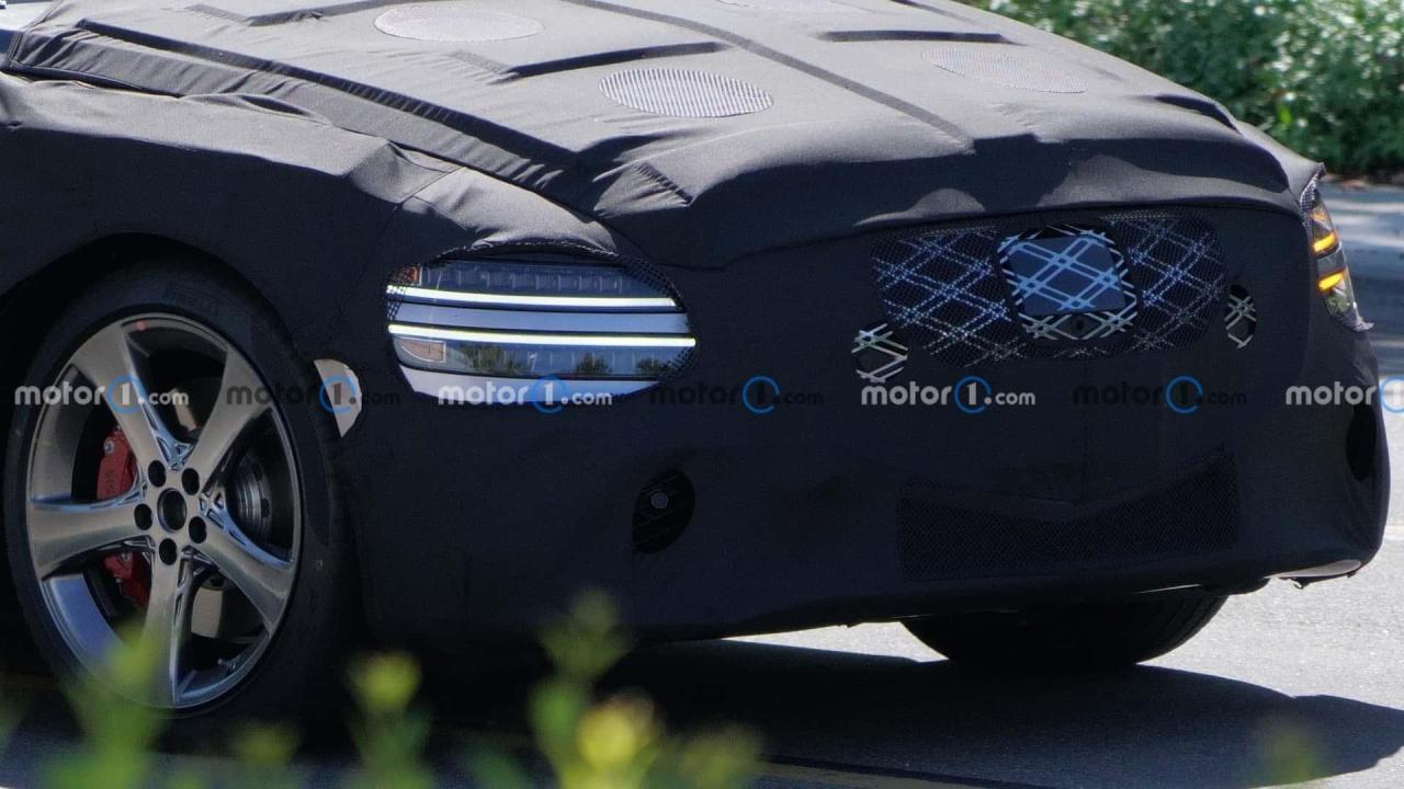 genesis-g80-front-view-facelift-spy-photo (1).jpg