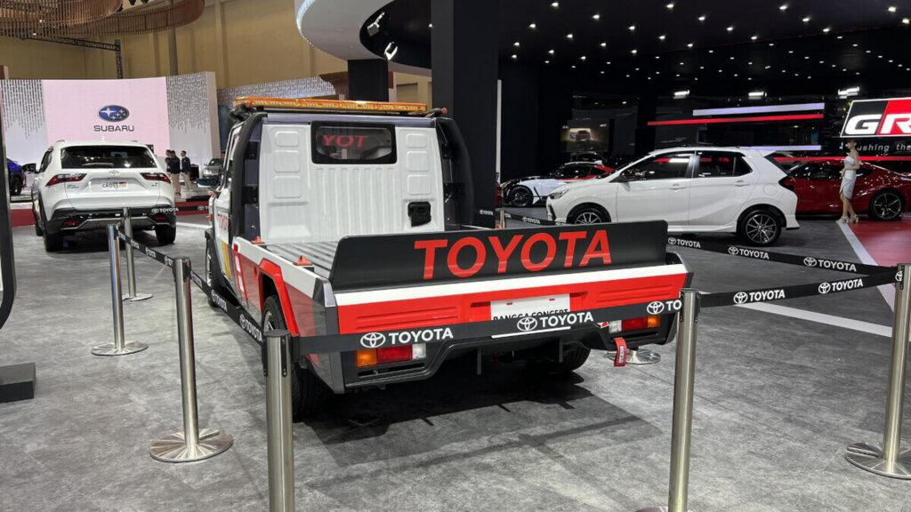 https___www.carscoops.com_wp-content_uploads_2023_08_Toyota-Rangga-Concept-GIIAS-2023-5-1024x576.jpg.5df005094d7adccbfd32bf27781e6348.jpg
