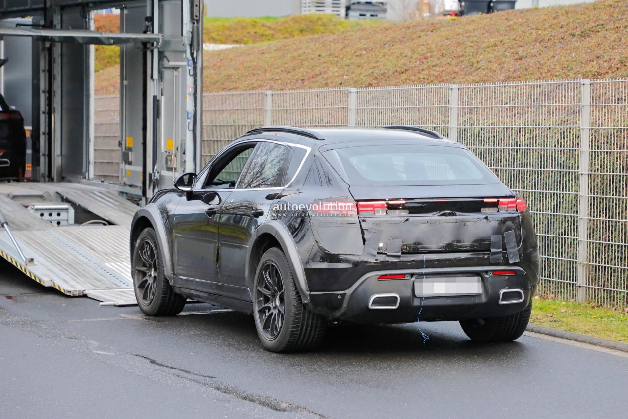 porsche-cayenne-spied-with-electric-power-sharing-many-nuts-and-bolts-with-the-macan-ev_8.thumb.jpg.878aae4bc7d86b536351acc29b214b05.jpg